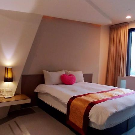 85 Leisurely Hotell Kaohsiung Exteriör bild