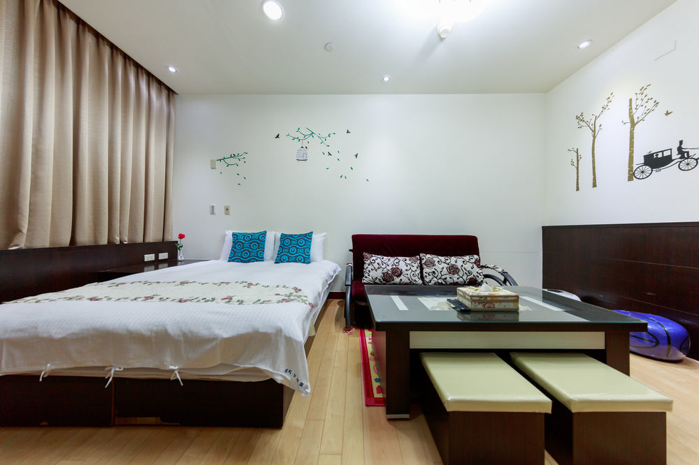 85 Leisurely Hotell Kaohsiung Exteriör bild