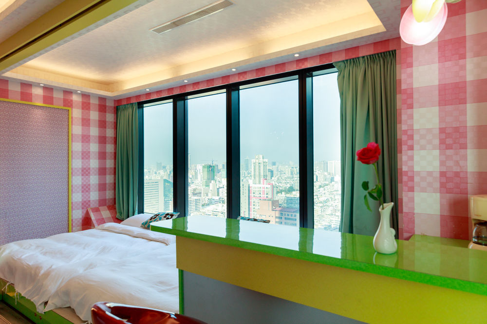 85 Leisurely Hotell Kaohsiung Exteriör bild