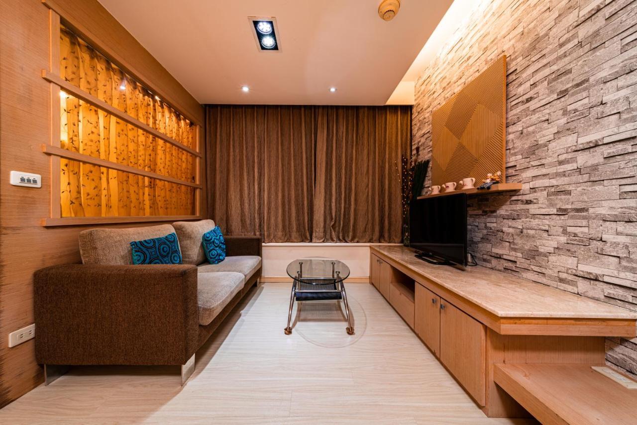 85 Leisurely Hotell Kaohsiung Exteriör bild