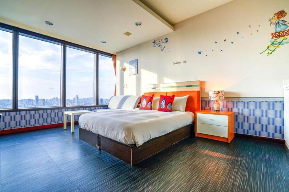85 Leisurely Hotell Kaohsiung Exteriör bild