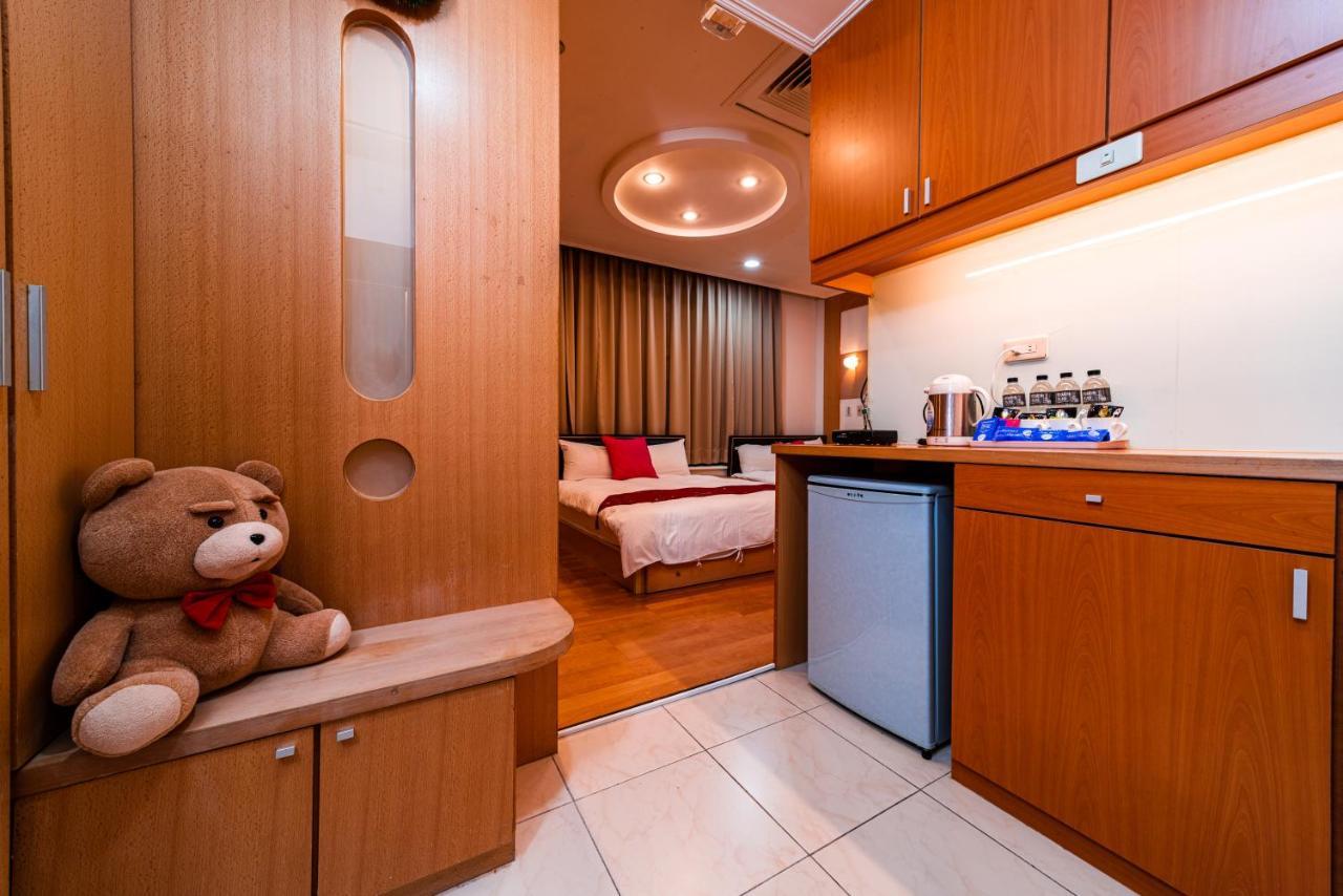 85 Leisurely Hotell Kaohsiung Exteriör bild