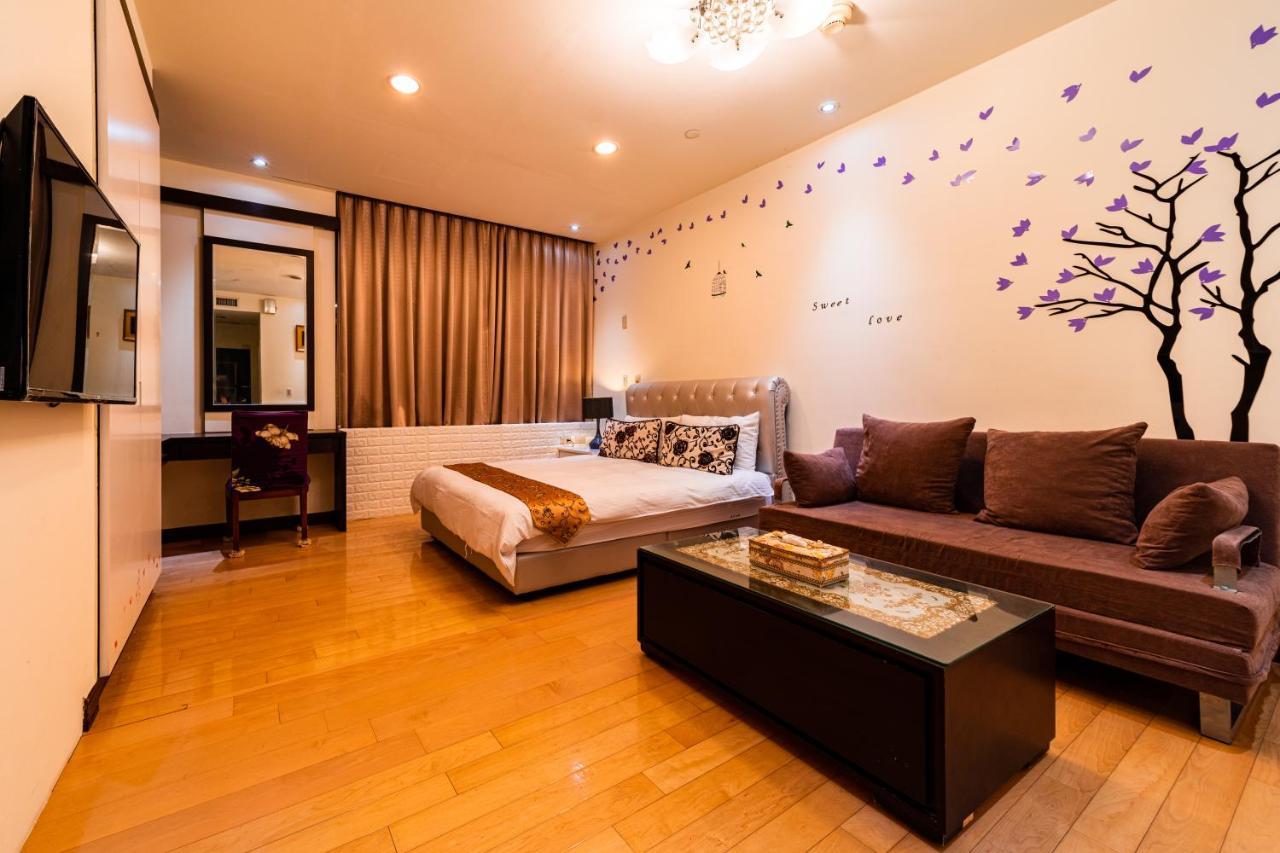 85 Leisurely Hotell Kaohsiung Exteriör bild