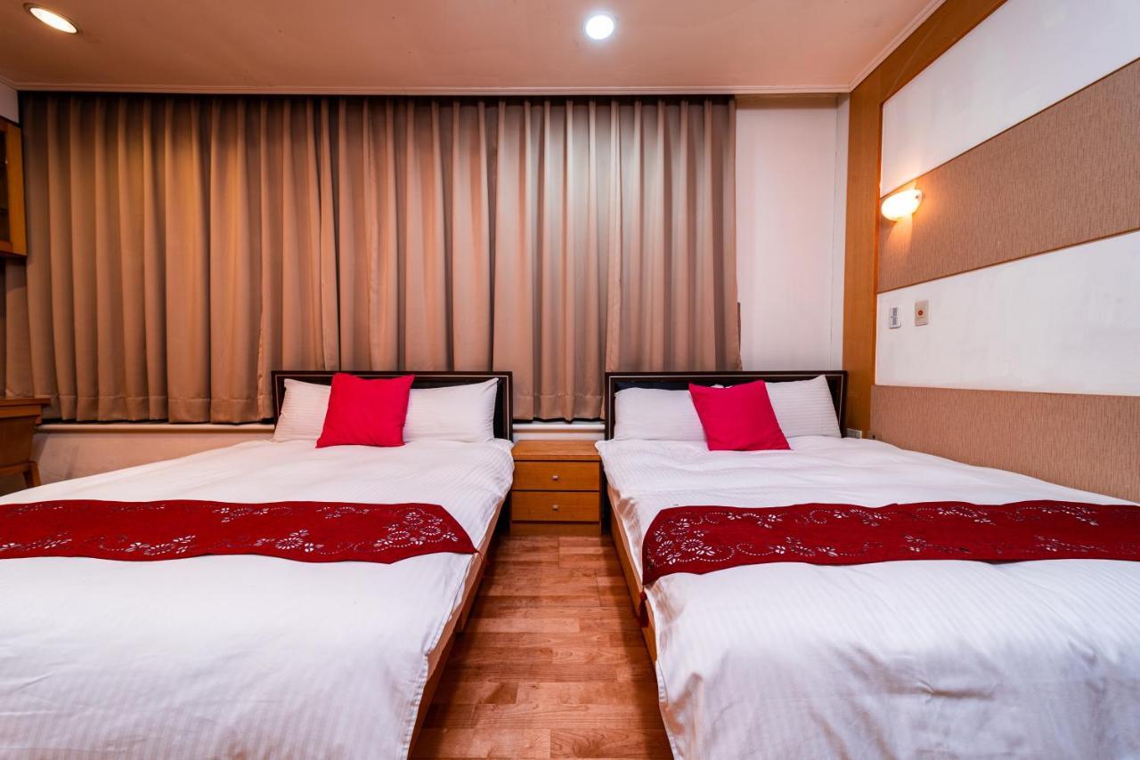85 Leisurely Hotell Kaohsiung Exteriör bild